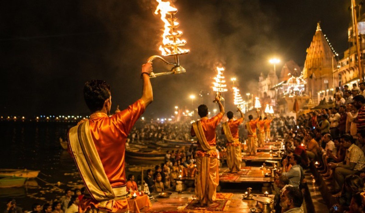 Dashashwamedh Ghat Evening Ganga Aarti: Boat Booking & Best Viewing Spots